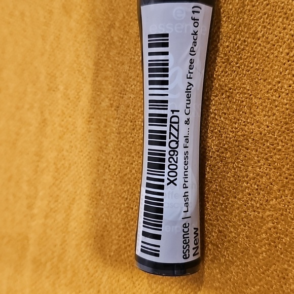 Essence Lash Princess Mascara - Picture 5 of 5